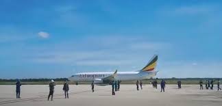 Deux avions d'Ethiopian se posent sur un aéroport en construction